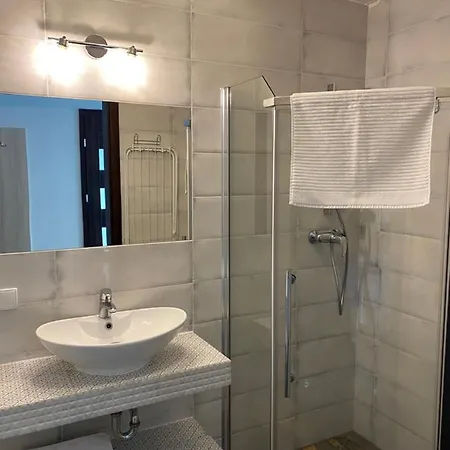 碧海蓝天公寓 *